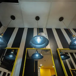 Capsule hotel Panda Pod, Richmond